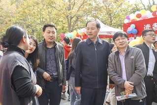校园文体百花放 青春多彩新风尚...